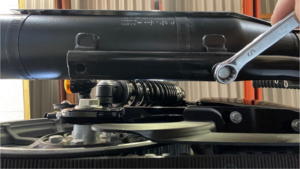 XL1200Xマフラー取外し
